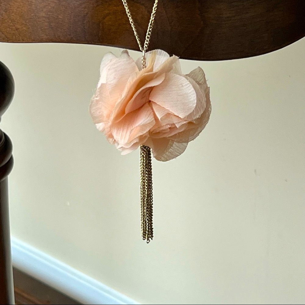 Old Navy Gold Peach Flower Chain Necklace
